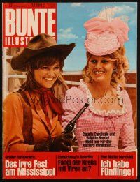 1y038 BUNTE ILLUSTRIERTE German magazine Aug 1971 Brigitte Bardot & Jeanne Moreau in Viva Maria!