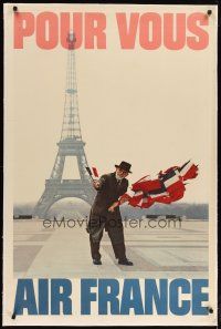 2f082 AIR FRANCE POUR VOUS linen travel poster '60s man giving French flags at the Eiffel Tower!