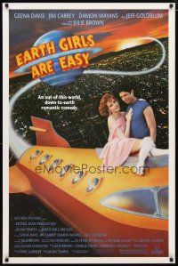 2m225 EARTH GIRLS ARE EASY 1sh '89 great image of Geena Davis & alien Jeff Goldblum on space ship!