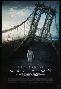 2m539 OBLIVION DS 1sh '13 Morgan Freeman, cool image of Tom Cruise on bridge!