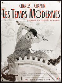 3c519 MODERN TIMES French 1p R02 great image of Charlie Chaplin sitting on giant gear!