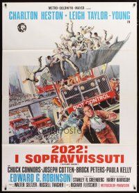 3c272 SOYLENT GREEN Italian 1p '73 art of Charlton Heston trying to escape riot control by Solie!