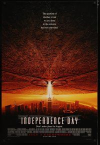 3f383 INDEPENDENCE DAY style C advance 1sh '96 great image of alien ship over New York City!
