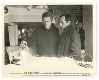3k116 BULLITT 8.25x10 still '68 Steve McQueen & Don Gordon examining man by ambulance, classic!