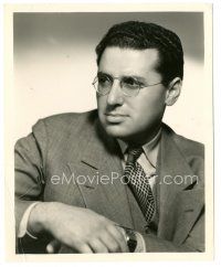 3k306 GEORGE CUKOR 8.25x10.25 still '30s great head & shoulders portrait of the director in suit!