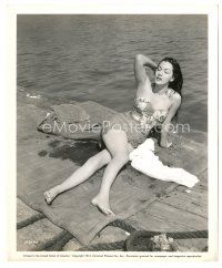 3k981 WHITE SAVAGE candid 8.25x10 still '43 sexy Maria Montez suns herself after a dip in the pool!