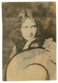 4t243 DOROTHY GISH signed deluxe 4.5x6.5 still '20s great close portrait holding her hat!