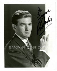 4t475 ROD TAYLOR signed 8x10 still '50s great young close up of the star wearing suit & tie!