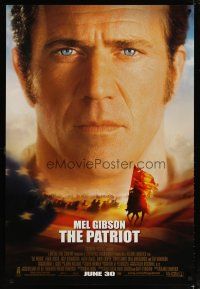 4z583 PATRIOT advance 1sh '00 huge close up portrait image of Mel Gibson over American flag!