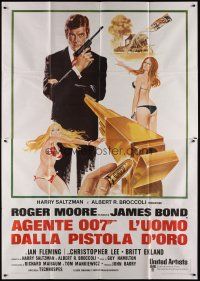 5b176 MAN WITH THE GOLDEN GUN Italian 2p R70s art of Roger Moore as James Bond by Robert McGinnis!