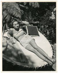 5g034 JEANNE CRAIN deluxe 11x14 still '40s in sexy swimsuit getting sun & relaxing on weird chair!