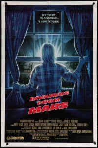 5h462 INVADERS FROM MARS R-rated 1sh '86 Tobe Hooper, art by Mahon, he knows they're here!