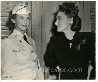 5k428 GOVERNMENT GIRL candid 7.75x9.25 still '43 Olivia de Havilland sees new WACS uniform by Kahle