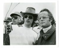 5k526 JAWS candid 8.25x10 still '75 Steven Spielberg confers with producers Zanuck & Brown!
