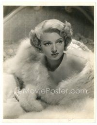 5k568 LANA TURNER 7.75x10 still '43 the epitome of glamour!, wrapped in fur from Slightly Dangerous!