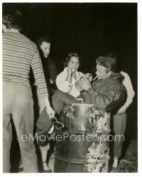 5k747 REBEL WITHOUT A CAUSE candid 7.5x9.5 still '55 James Dean pushed in can by autograph seekers!