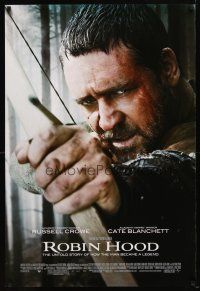 5p645 ROBIN HOOD DS 1sh '10 Ridley Scott, Russell Crowe w/bow in title role!