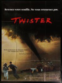 5s985 TWISTER French 1p '96 storm chasers Bill Paxton & Helen Hunt running away from tornado!