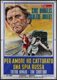 5s148 TO CATCH A SPY Italian 2p '72 different art of Kirk Douglas & Marlene Jobert running away!