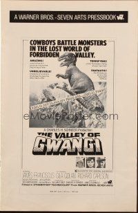 5s106 VALLEY OF GWANGI pressbook '69 Ray Harryhausen, great artwork of cowboys battling dinosaurs!