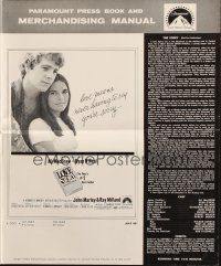 5z711 LOVE STORY pressbook '70 Ali MacGraw & Ryan O'Neal, directed by Arthur Hiller!