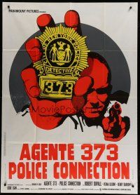 6a699 BADGE 373 Italian 1p '73 different Iaia art of New York cop Robert Duvall with badge & gun!