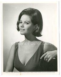 6c234 CLAUDIA CARDINALE 8x10.25 still '65 the sexy actress starring in her first movie, Blindfold!