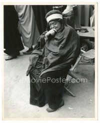 6c328 FIVE WEEKS IN A BALLOON candid 8.25x10 still '62 Peter Lorre in wacky outfit between scenes!