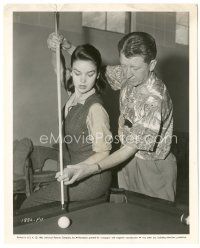 6c655 MISTER CORY candid 8x10 still '57 technical advisor shows Kathryn Grant how to shoot pool!