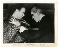 6c732 RAVEN 8.25x10 still R49 close up of creepy Boris Karloff grabbing Lester Matthews!