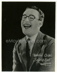 6c776 SAFETY LAST 7.5x9.5 still '23 portrait of laughing Harold Lloyd in trademark glasses!
