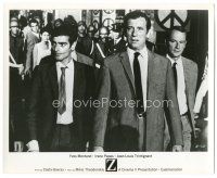 6c997 Z 8.25x10 still '69 Yves Montand & Charles Denner in street, Costa-Gavras classic