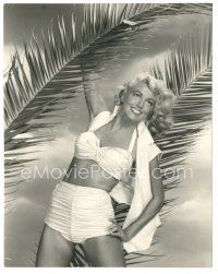 6t055 DOROTHY MALONE deluxe 7.25x9.25 still '56 sexy portrait by palm leaves in two-piece swimsuit!