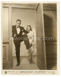 6t540 ENFORCER 8x10.25 still '51 Patricia Joiner behind Humphrey Bogart kicking in door!