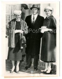 6t598 GRACE KELLY 7x9.25 news photo '56 at Easter with her parents wearing bonnet sent by Rainier!