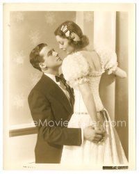 6t695 KENTUCKY 8x10.25 still '38 romantic close up of pretty Loretta Young & Richard Greene!
