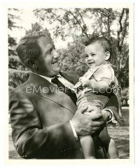 6t904 SPENCER TRACY deluxe 8.25x10 still '50 with Father's Little Dividend baby star!