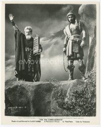6t933 TEN COMMANDMENTS 8x10.25 still '56 Charlton Heston holding tablets with arm outstretched!