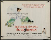 7j545 GO BETWEEN 1/2sh '71 artwork of Julie Christie with umbrella, directed by Joseph Losey!