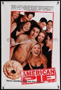 7w052 AMERICAN PIE DS 1sh '99 Jason Biggs, Chris Klein, Tara Reid, wacky teen comedy!