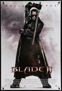 8c109 BLADE II 1sh '02 great image of Wesley Snipes in leather coat w/sword!