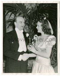 8h282 EDGAR BERGEN/DEANNA DURBIN 7x9 news photo '39 he's giving her special juvenile Oscar!
