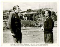 8h388 GUNS OF NAVARONE candid 8x10.25 still '61 Gregory Peck talking to director J. Lee Thompson!