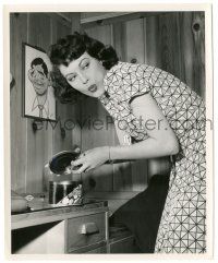 8h419 HUCKSTERS candid 8x10 key book still '47 sexy Ava Gardner steals a piece of Gable's candy!