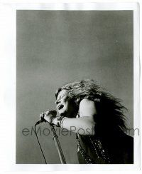 8h466 JANIS 8.25x10 still '75 great rock & roll image of Joplin wailing into microphone on stage!