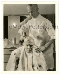 8h600 MAD LOVE candid 8x10 still '35 Peter Lorre getting his head shaved to make this movie!