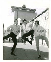 8h743 ROBERT GOULET/ROBERT MORSE/HARVE PRESNELL 8.25x10 still '64 goofing around on the MGM lot!