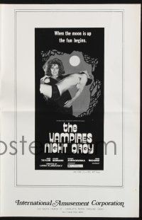 8k813 VAMPIRE'S NIGHT ORGY pressbook '74 wacky horror image, when the moon is up, the fun begins!