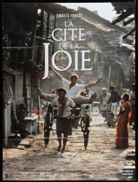 8m832 CITY OF JOY French 1p '92 Patrick Swayze helps the poor people in India!