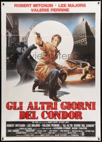 8m546 AGENCY Italian 1p '81 cool artwork of Robert Mitchum shooting gun on city street!